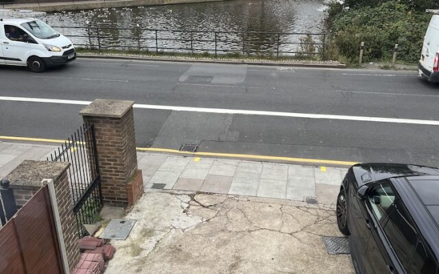 South London Single Bedroom in Mitcham