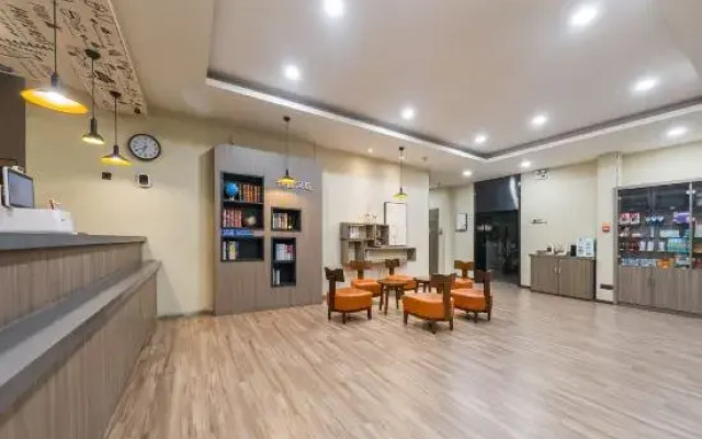 HanTing Hotel (Zibo Badaju Railway Station)