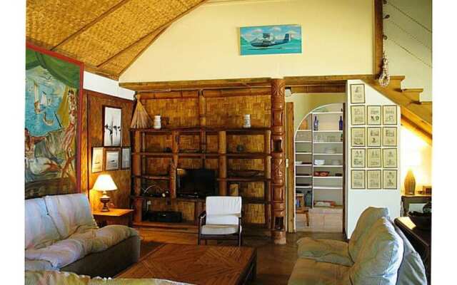 Fare Upu beach front cottage - Moorea