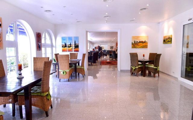 Alpha Hotel Garni