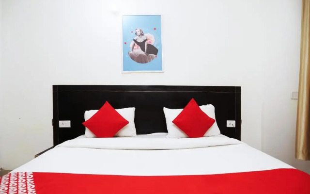 Discovery Deluxe by OYO Rooms