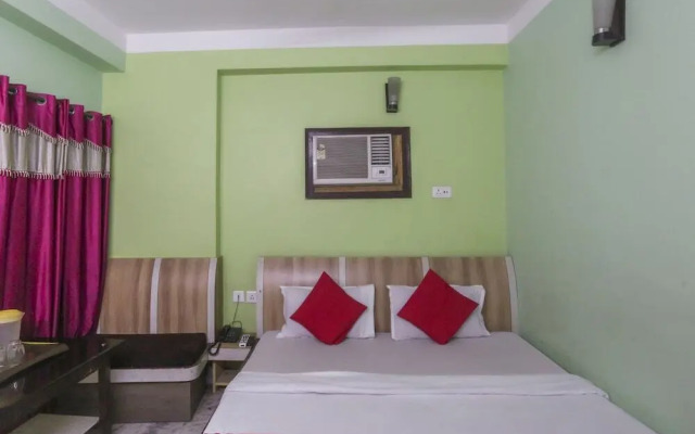 Hotel Tanushree by OYO Rooms