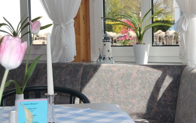 Winsome Apartment in Nienhagen near Sea