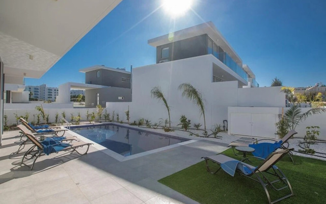 Villa Nina AQ Ol18