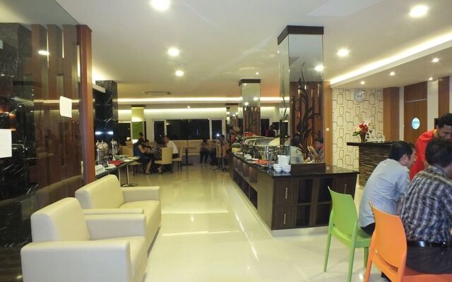Studio Inn & Suites