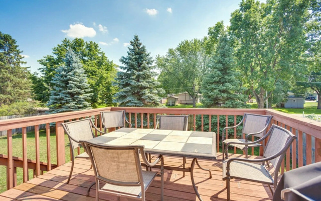 Sporty Blaine Home w/ Games ~ 2 Mi to Super Rink!