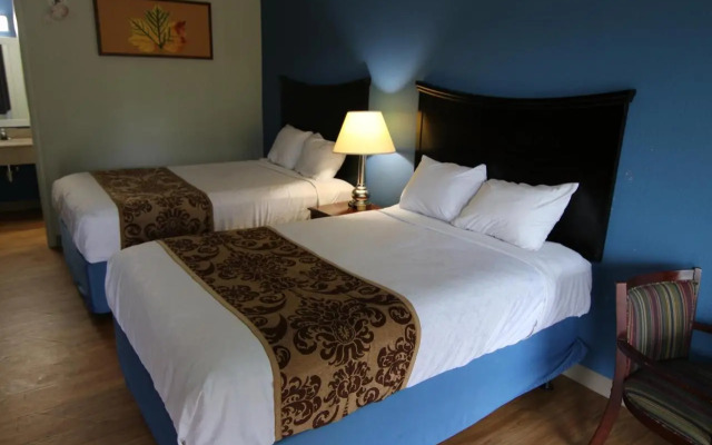 Economy Inn & Suites I-95 Exit 145 - Battleboro