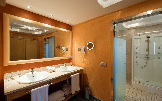 Elba Sara Beach & Golf Resort