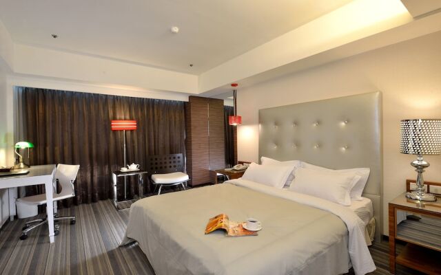 See's Revert Hotel