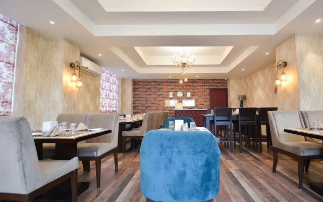 Capital O 37234 Reejas Inns N Suites