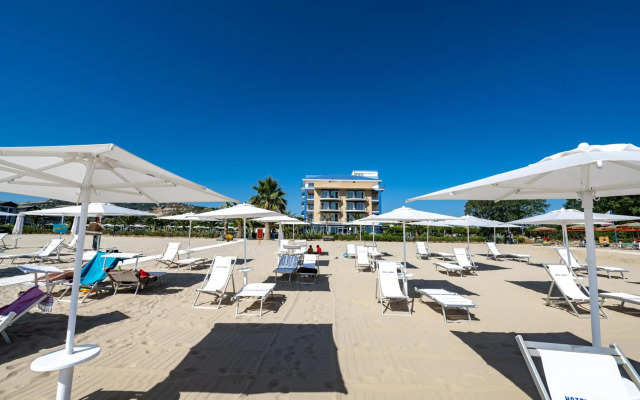 Roses Hotel
