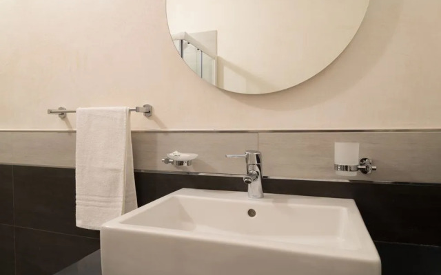 Sirmione Halldis Apartments