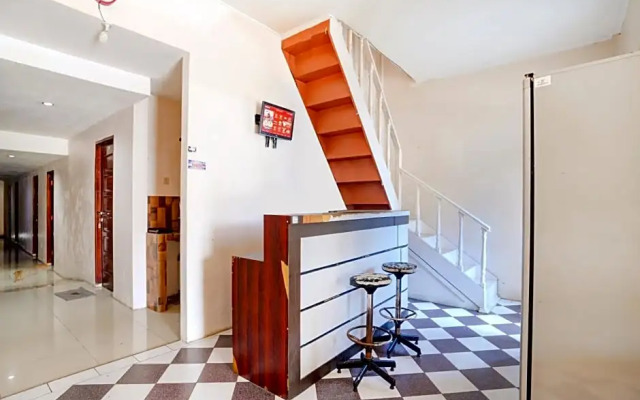 OYO 90263 Hotel Diva Golf