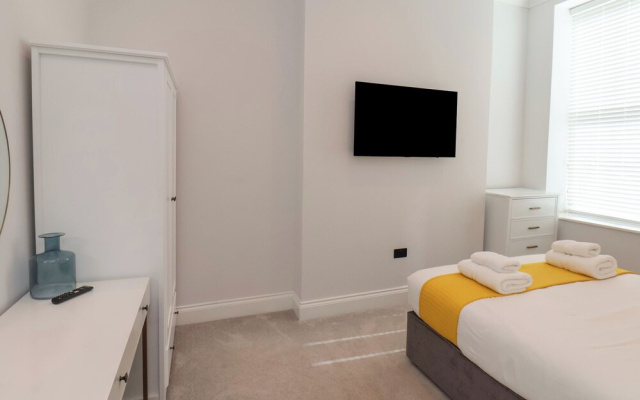 The Salisbury Apartment 104