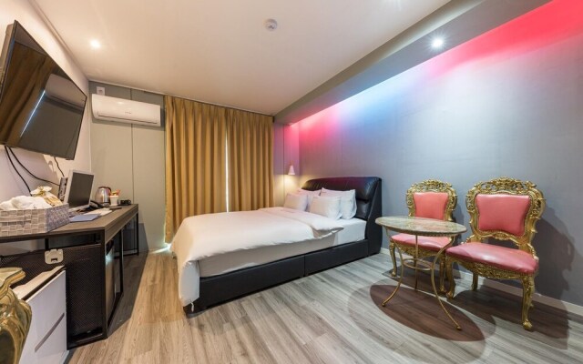 Gongju Q Hotel
