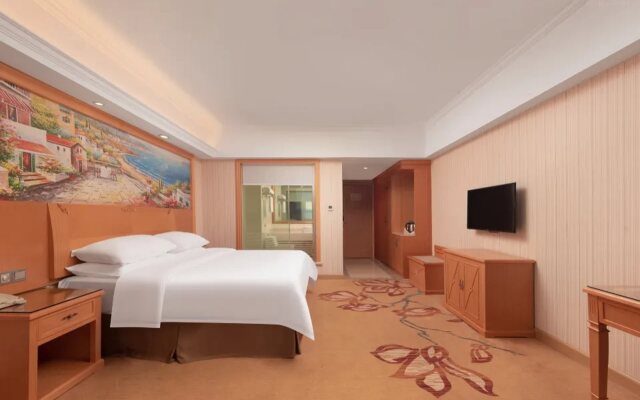 Vienna Hotel Guangzhou Huadu Sunac Wanda Furong