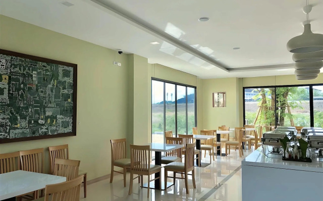 Porestva Hotel Sriracha