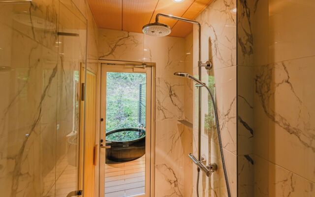 AWAUMI Fujikawaguchiko Resort