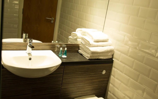 Mondo Hotel