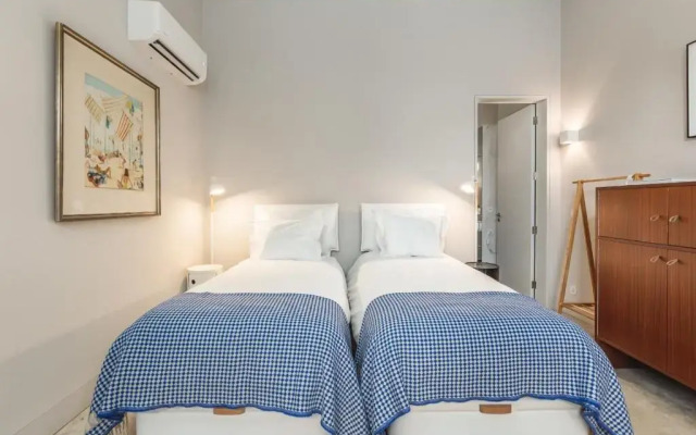 Contemporary Tanger Suite - Serralves and beach