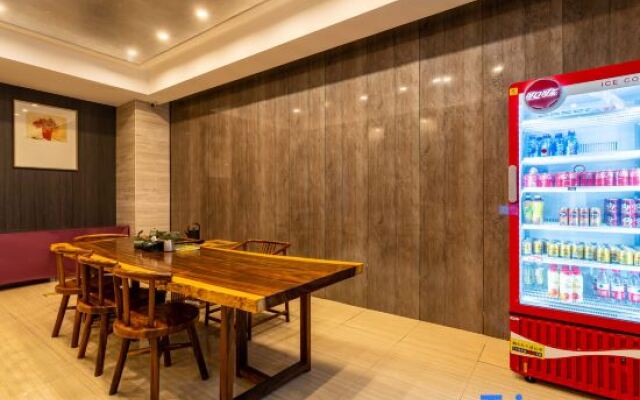 Tilentin E-sports Hotel