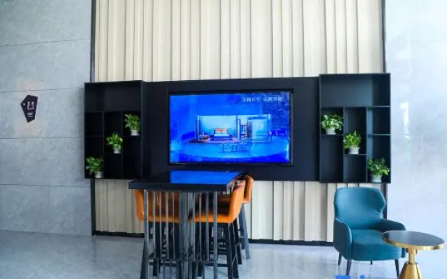 Echarm Hotel (Kuqa Jiankang Road)