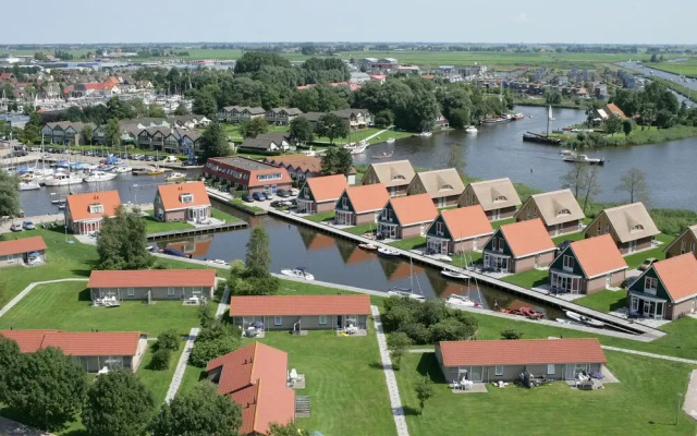 Cozy House with Dishwasher near Small Beach