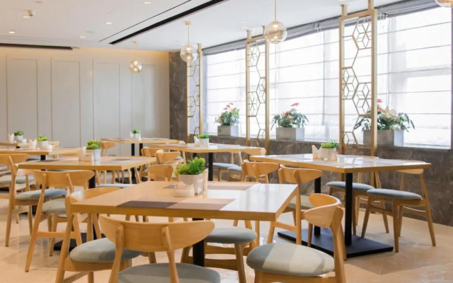 Yitel Premium (Shanghai Wujiaochang Metro Station)