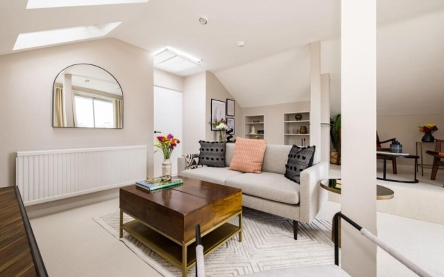 The Chelsea Bolthole - Stunning 1bdr Flat With Balcony