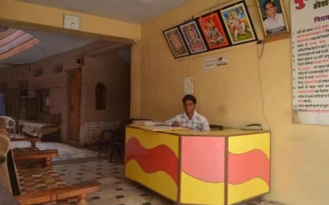 Hotel Pushpak Lodge
