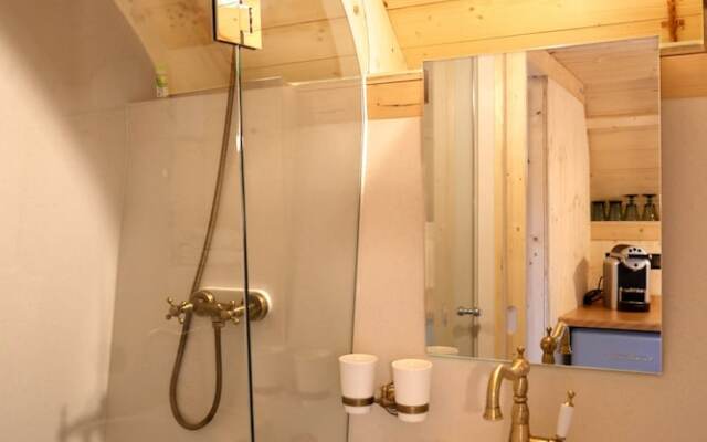 Hexenhauschen am Waldrand