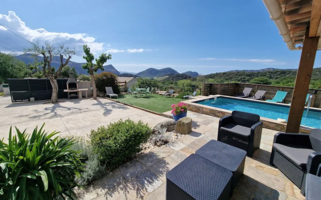 T3 Piscine Avec Jardin Proche St-florent