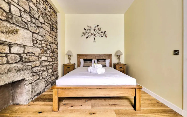 Stunning flat near St. Giles' Cathedral