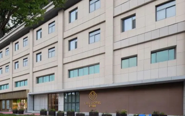 Deer oriole Hotel (Wanxianghui Eight Dajiu Store) — 4-star hotel in Zibo