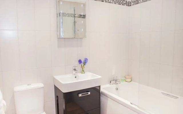Henge House - Sarsen Apartment