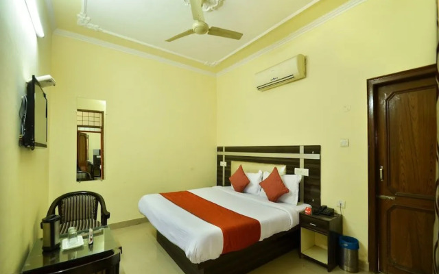 OYO 8073 Grand Residency