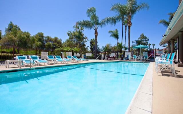 Holiday Inn Express Hotel & Suites San Diego-Escondido, an IHG Hotel
