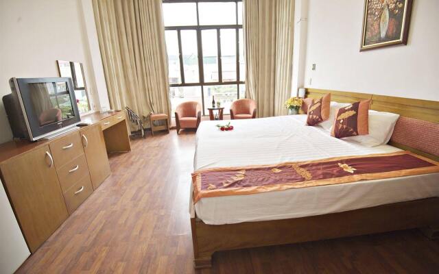 Hanoi Little Center Hotel