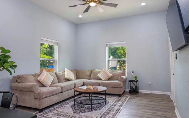 Comfort and Style 4br/3ba Near Riverwalk and Dtown