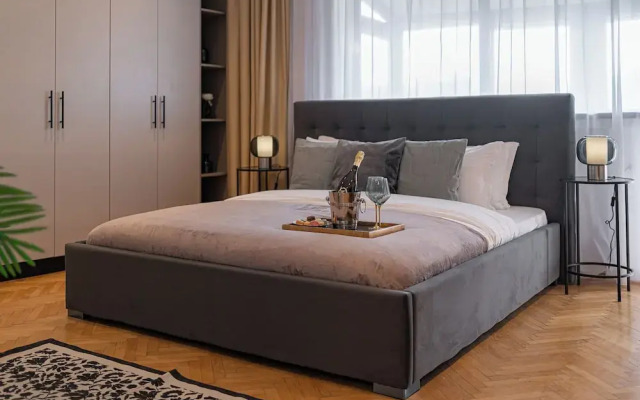 Vibrant & Spacious 3BR Condos on Amzei