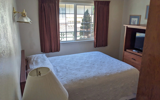 Hi-Lo Motel, Cafe and RV Park Mount Shasta Area