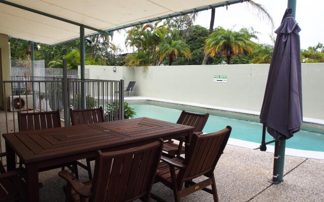 Le Court Villas