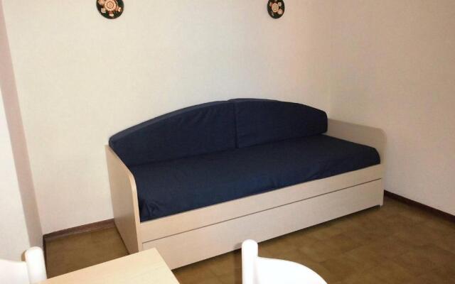 Beautiful Villa For 6 People-pool-tv-ac by Beahost Rentals