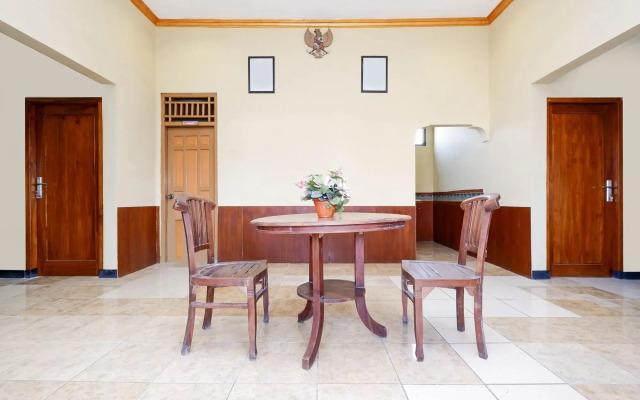 OYO 1312 Graha Wisata Hotel