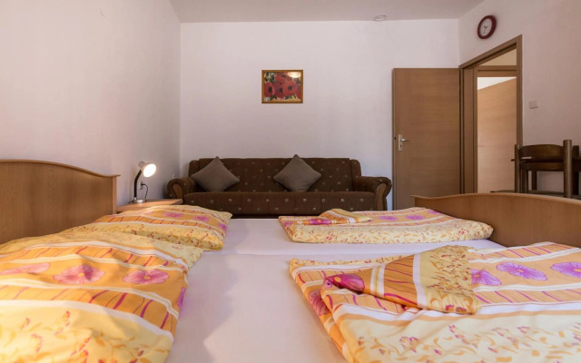 Apartment Twisting By The Private Pool