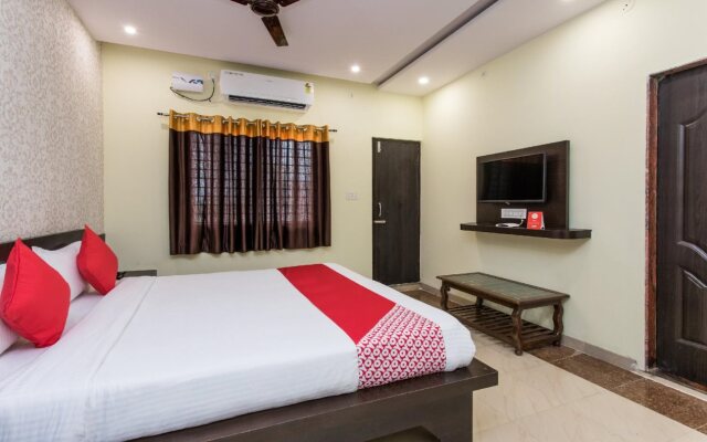 Lavish By FabHotel