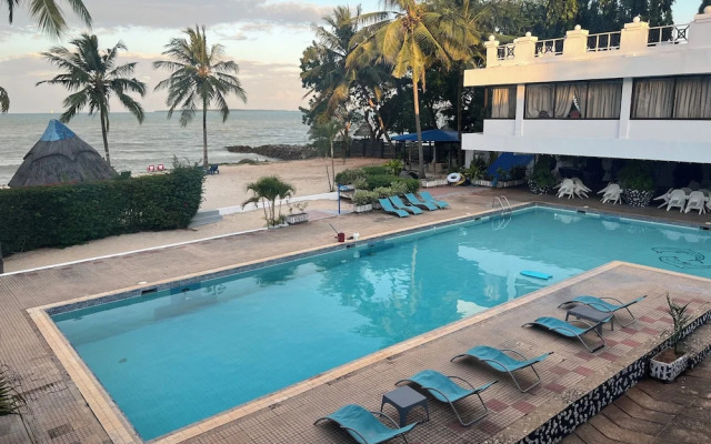 Beach comber hotel and aprtments