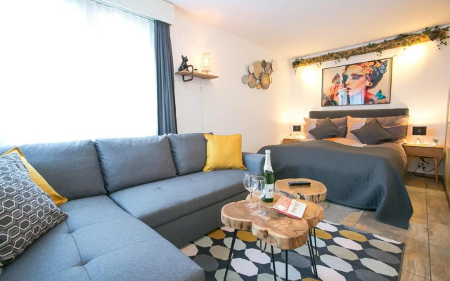 Spiritual Studio Parkplatz Coffee WiFi