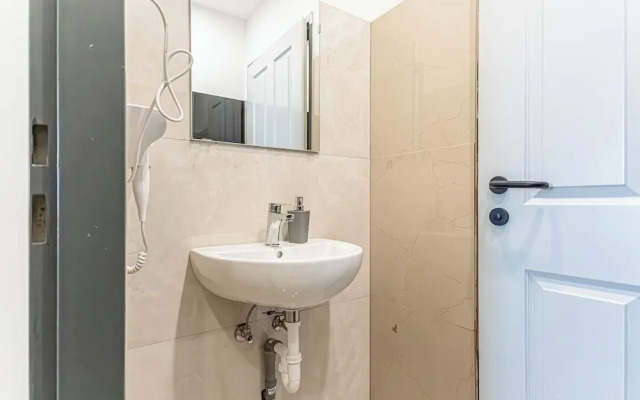 4BR Apt. for Groups 6-Min to Stadthalle