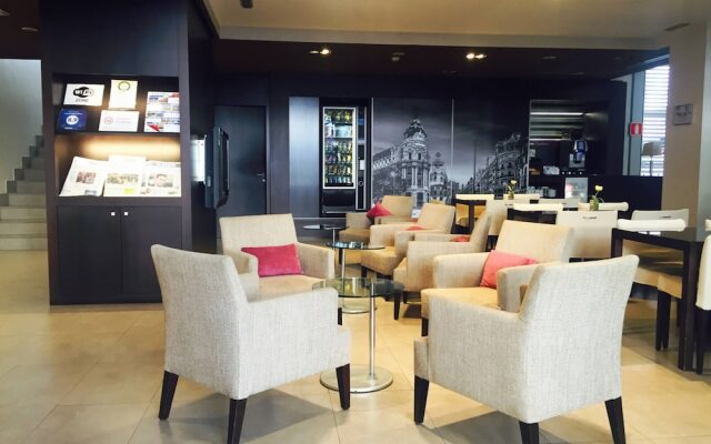 Suites Viena Plaza De Espana Hotel